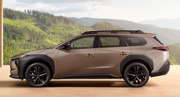 Električni SUV, zasnovan za družinske pustolovščine: Svetovna premiera modela Toyota bZ4X Touring