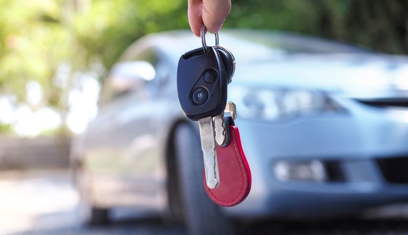 Nacionalna anketa: Kaj razkrivajo Slovenci o svojih avtomobilih?