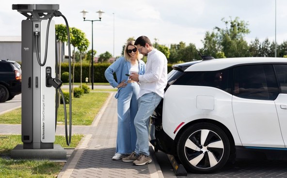 Schneider StarCharge Fast 720: Rešitev za hitro polnjenje električnih vozil velike moči