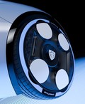 Peugeot Polygon : Goodyear in Peugeot oblikujeta prihodnost pametne mobilnosti s konceptnim vozilom