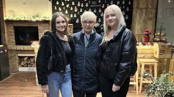 Ko te z zabave domov odpelje predsednica: Predsedniška vožnja v okviru iniciative Heroji furajo v pižamah