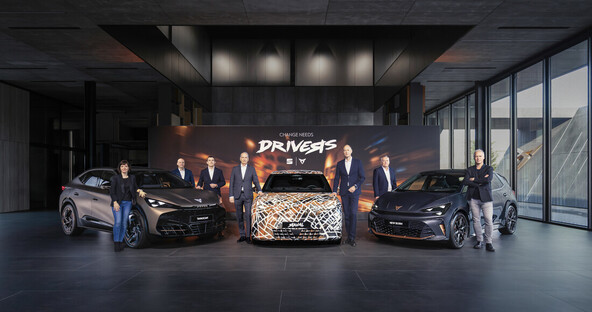 Lansiranje novega CUPRA Ravala : SEAT in CUPRA zaključujeta leto odpornosti in preobrazbe