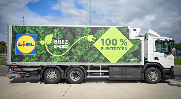 PRVI TRGOVEC V SLOVENIJI : LIDL SLOVENIJA UVAJA POPOLNOMA ELEKTRIČNI DOSTAVNI TOVORNJAK